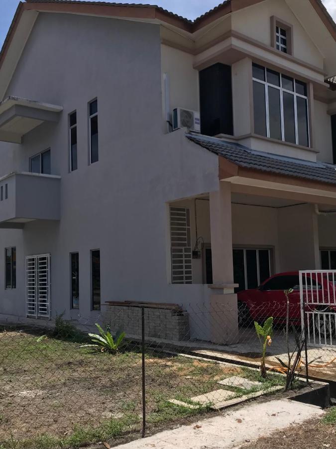 Hj Homestay كُوالا تيرينغانو المظهر الخارجي الصورة