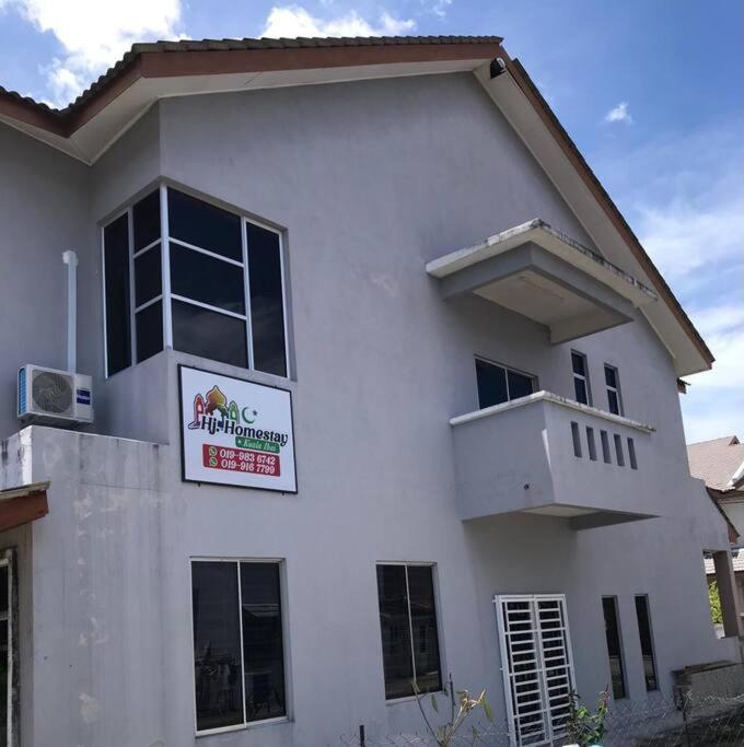 Hj Homestay كُوالا تيرينغانو المظهر الخارجي الصورة