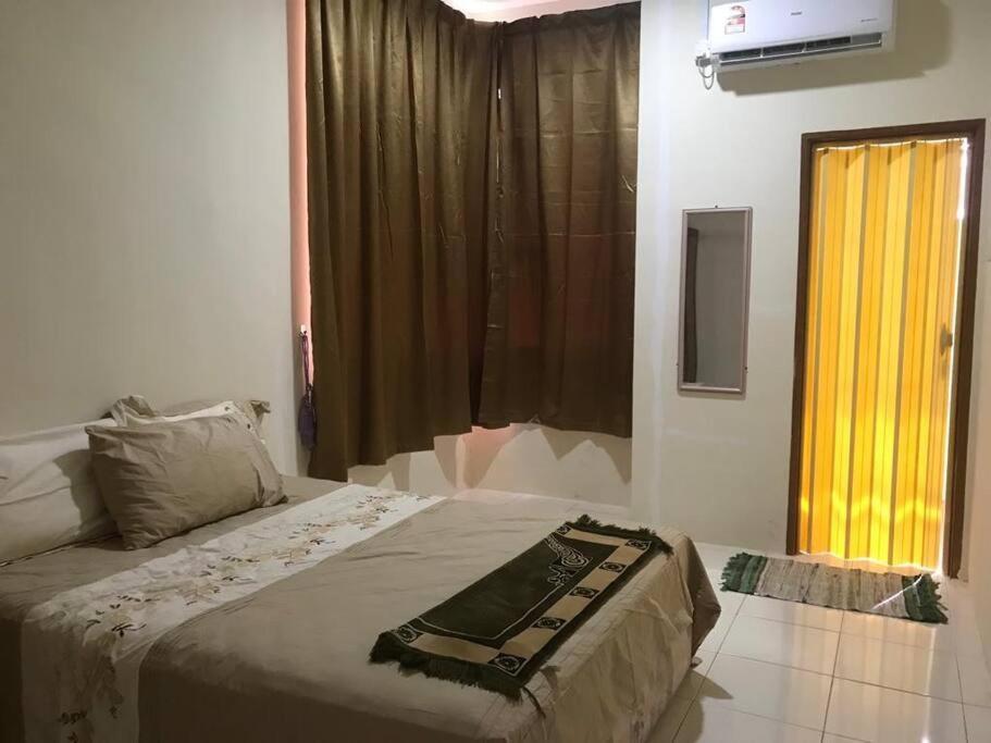 Hj Homestay كُوالا تيرينغانو المظهر الخارجي الصورة